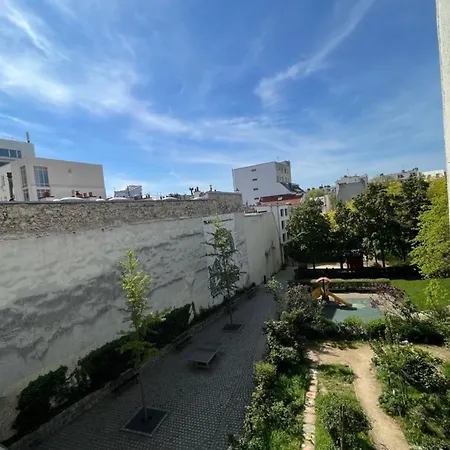 Daire Luminous Cocoon Overlooking A Park Paris